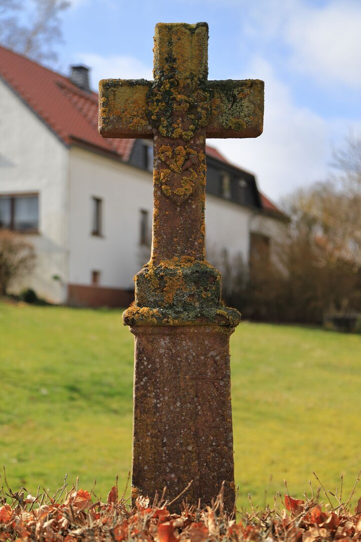 Seite 1 Beschreibung und Fotos der Wegekreuze 18 Eifeldorf Büdesheim